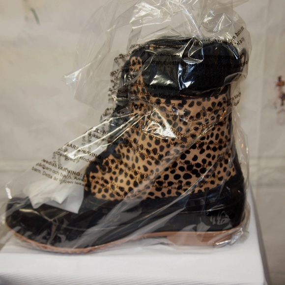 Evi Cold Weather Duck Boots Cheetah Print NIB Warm - Picture 6 of 8